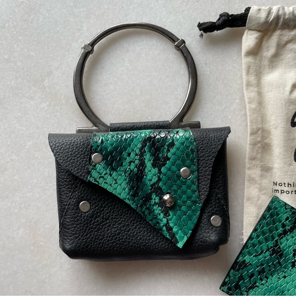 Aleja Avila Handmade Leather mini bag with card holder - Picture 7 of 7